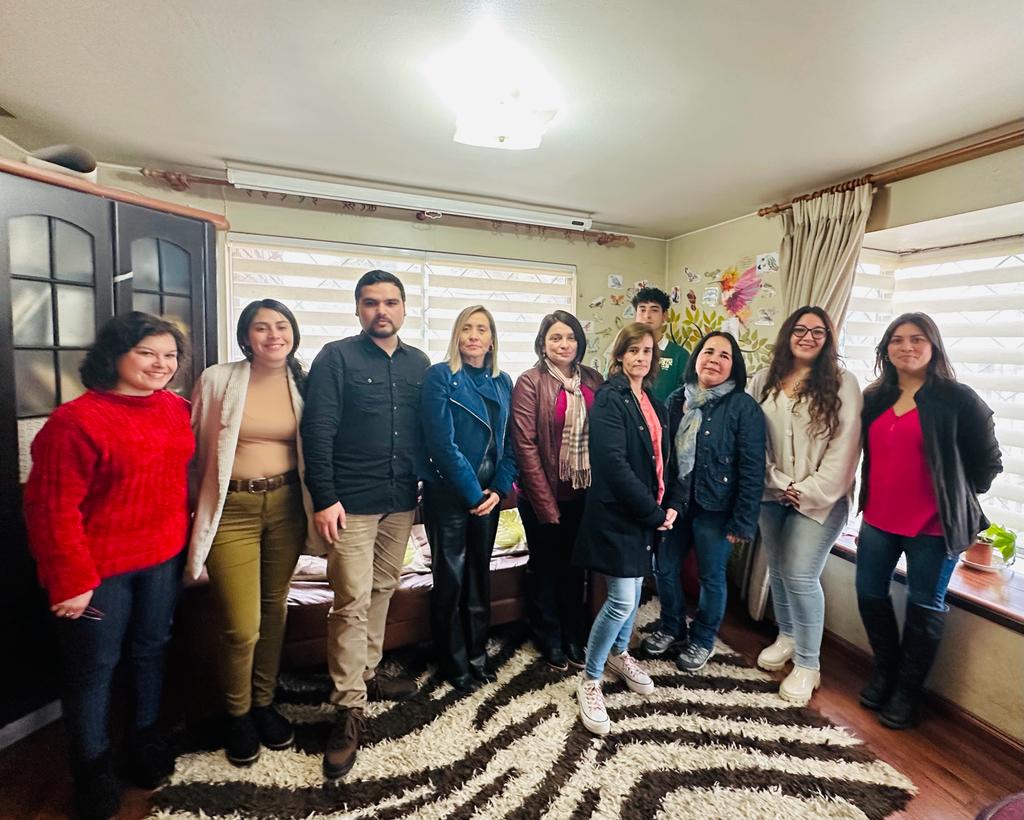 Directora Regional de SENDA Araucanía visitó programa de Fundación Tierra de Esperanza en Temuco