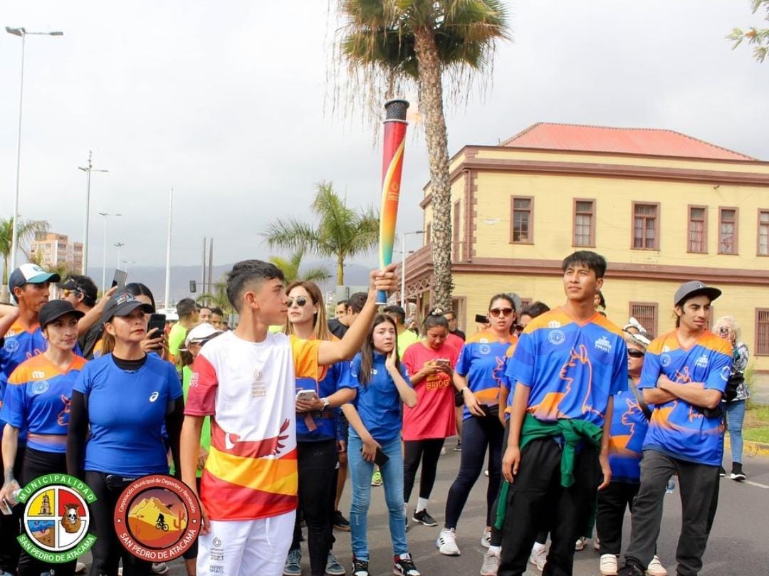 Familia de Acogida de San Pedro de Atacama motivó a joven a ser parte de la comitiva de la antorcha  de los juegos Panamericanos
