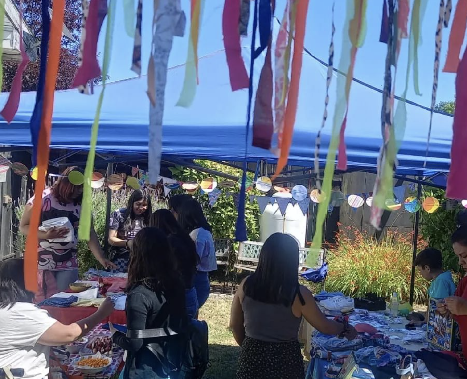Segunda Feria del Trueque en Valdivia fue organizada por el Programa PEE Rukalaf Valdivia de Tierra de Esperanza